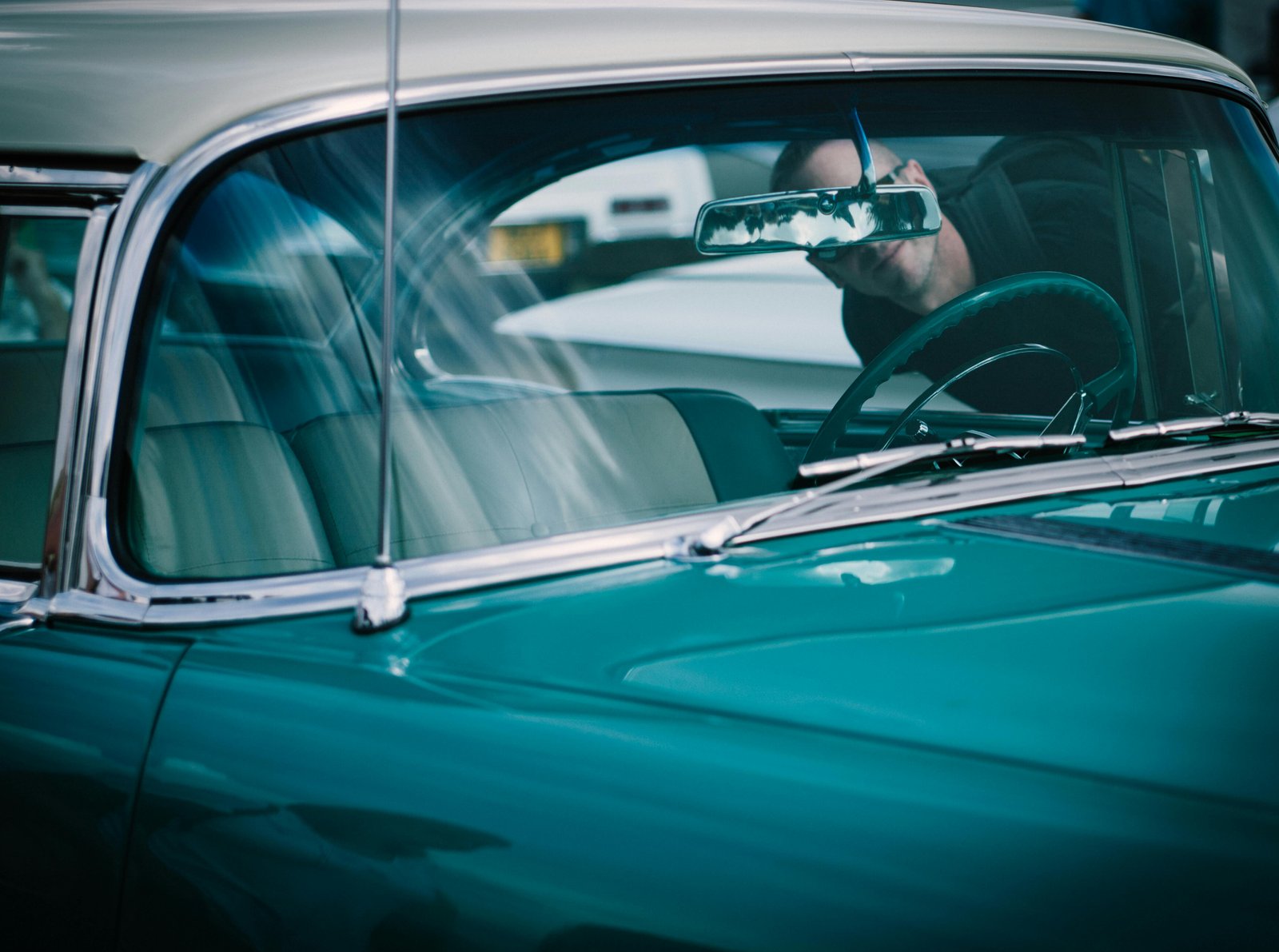 Auto Glass Repair Near Me, Orange, CA | Mobile Glass Repair Services for Cracks & Chips in Santa Ana
